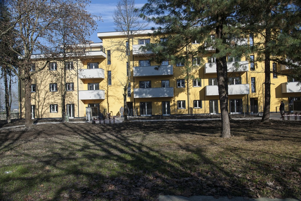 Multi-storey Apartment Building in Camposanto (Modena, Italy)