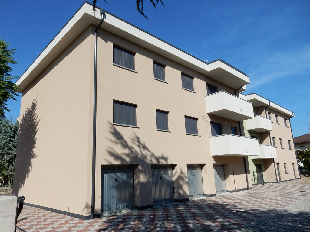 Multi-storey Apartment Building in Rovereto (Modena, Italy)